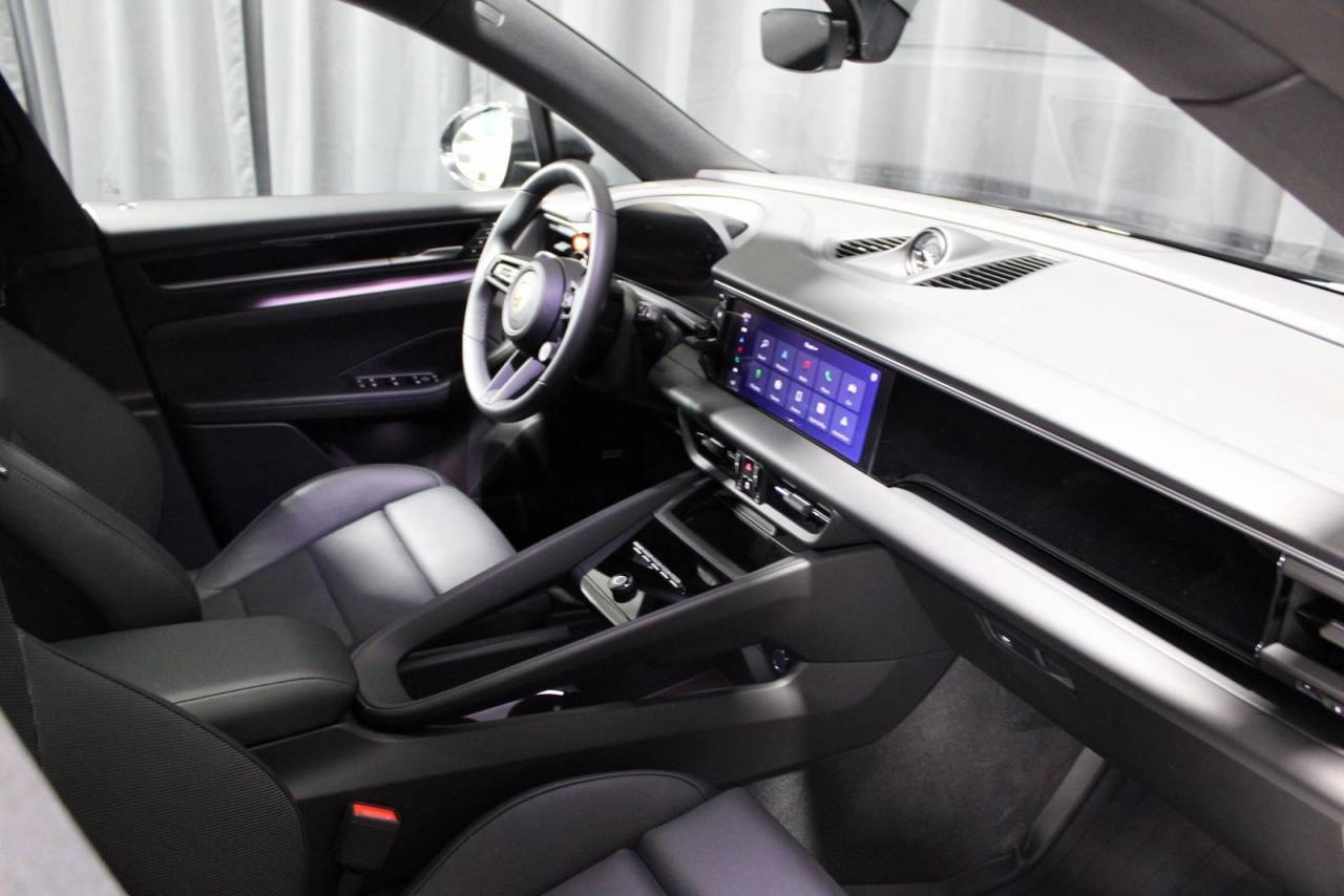 2025 Porsche Macan Electric Base