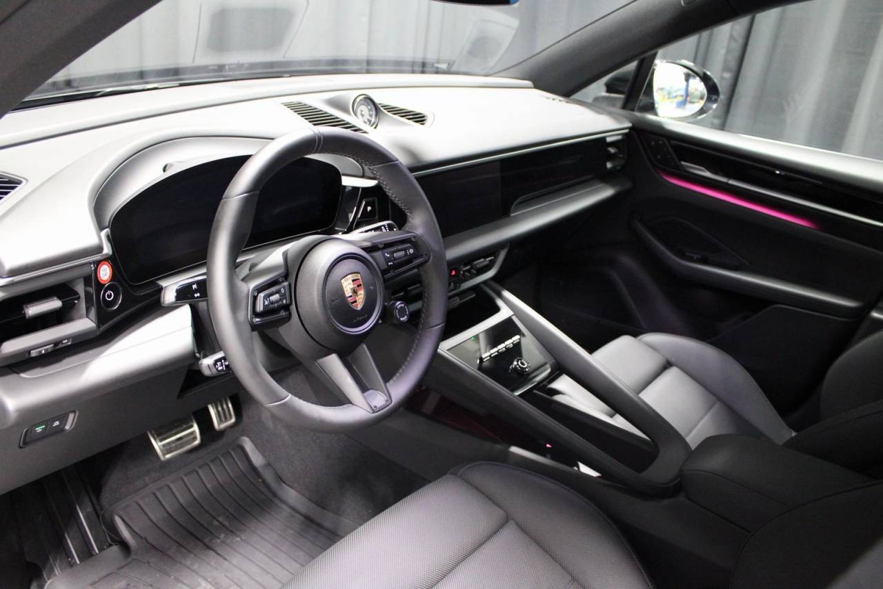 2025 Porsche Macan Electric Base