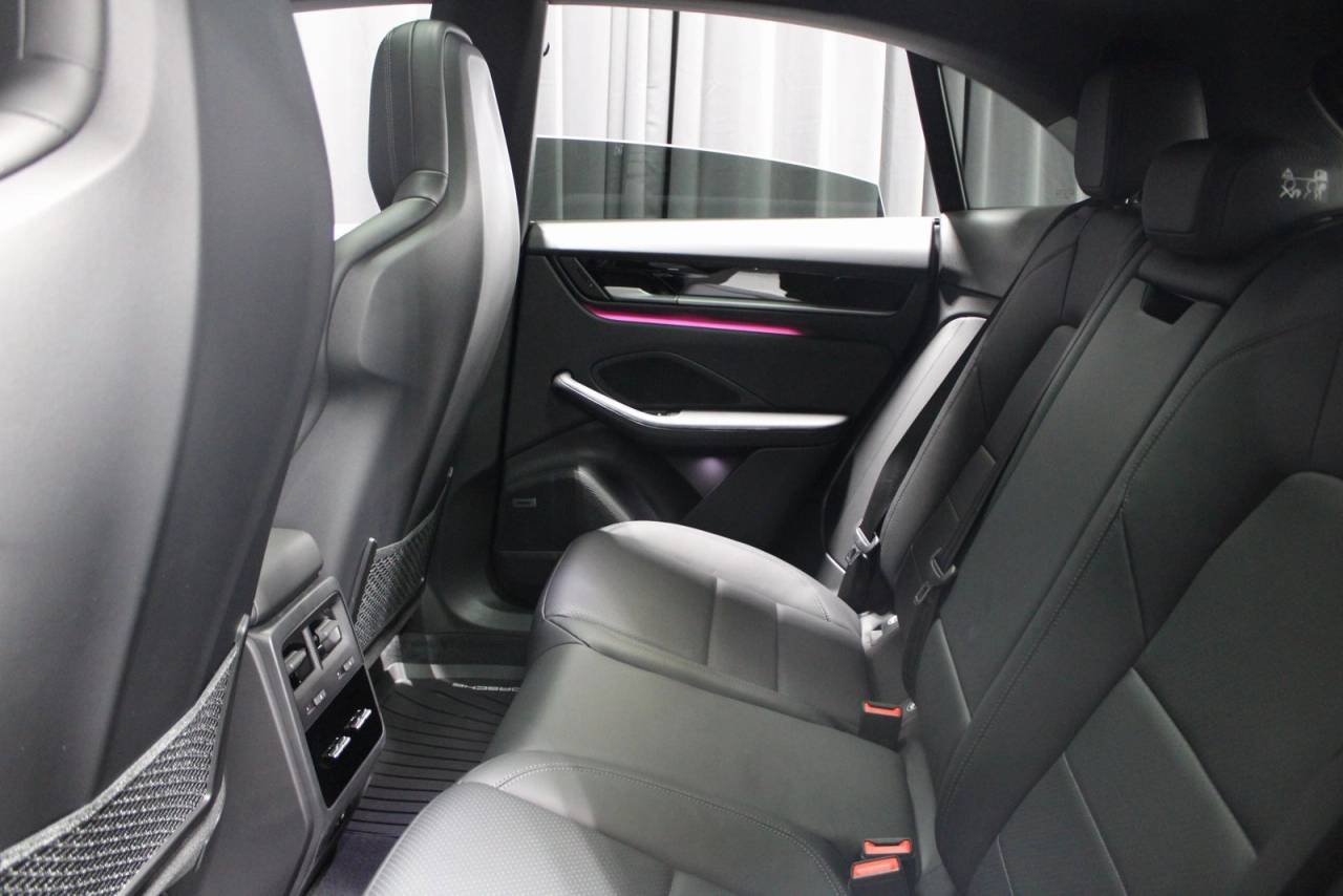 2025 Porsche Macan Electric Base