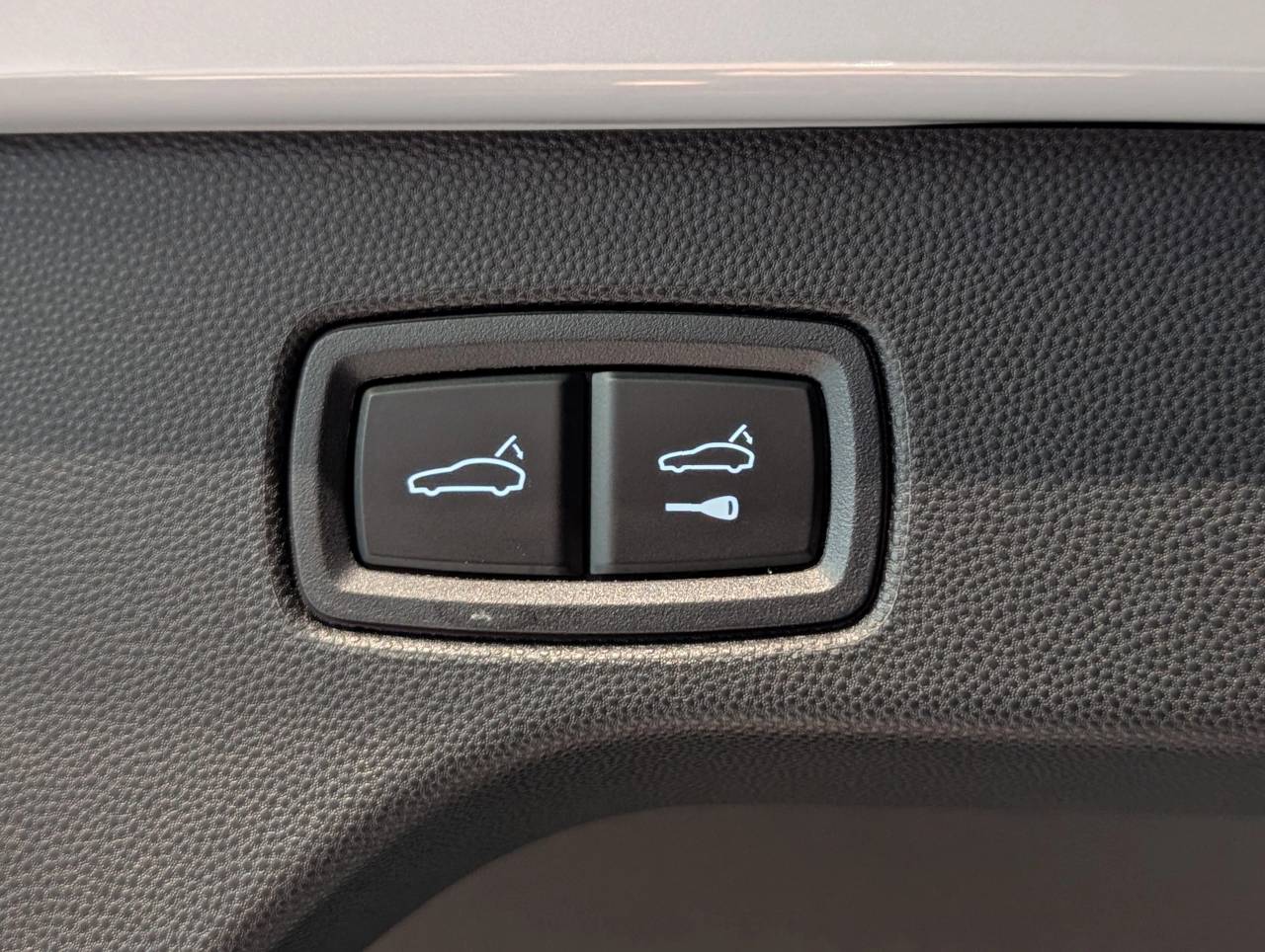 2025 Porsche Macan Electric