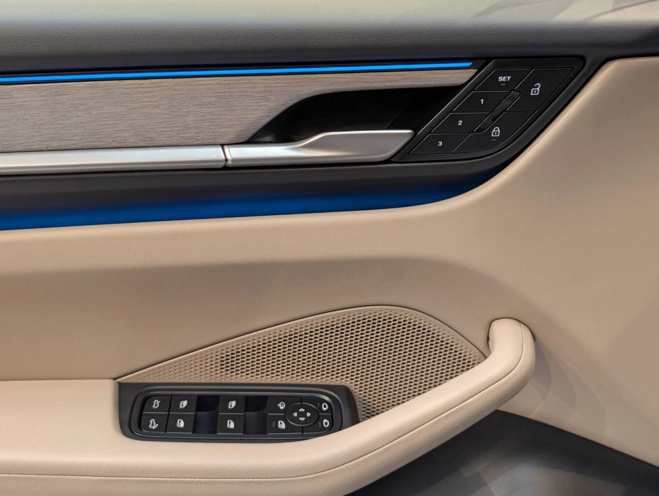 2025 Porsche Macan Electric