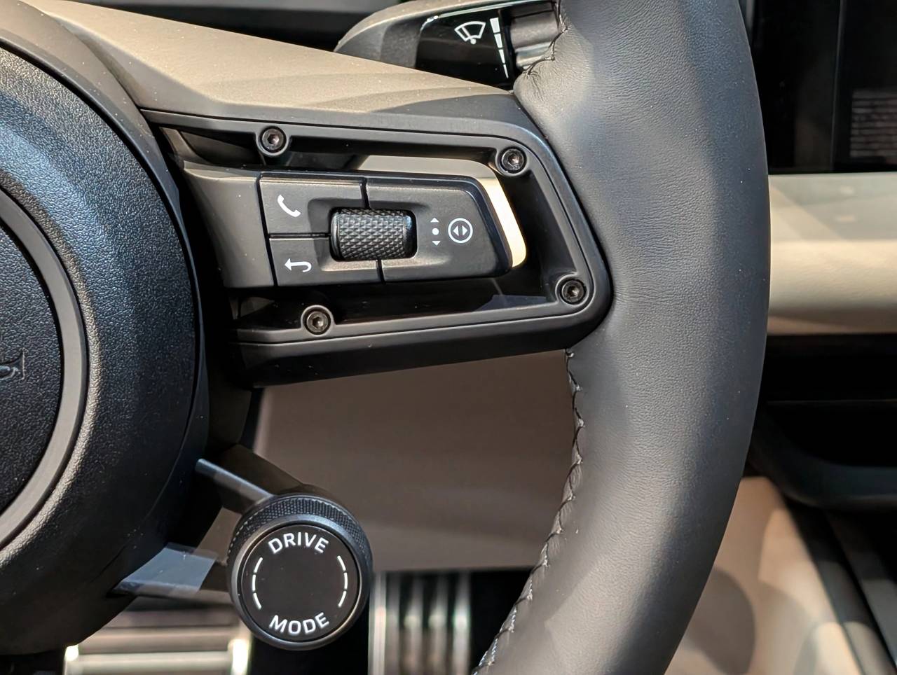 2025 Porsche Macan Electric