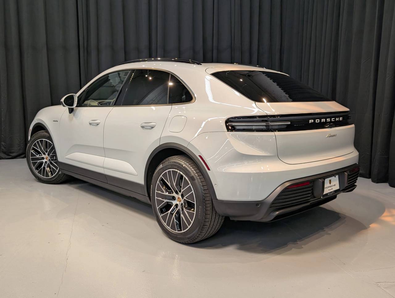 2025 Porsche Macan Electric