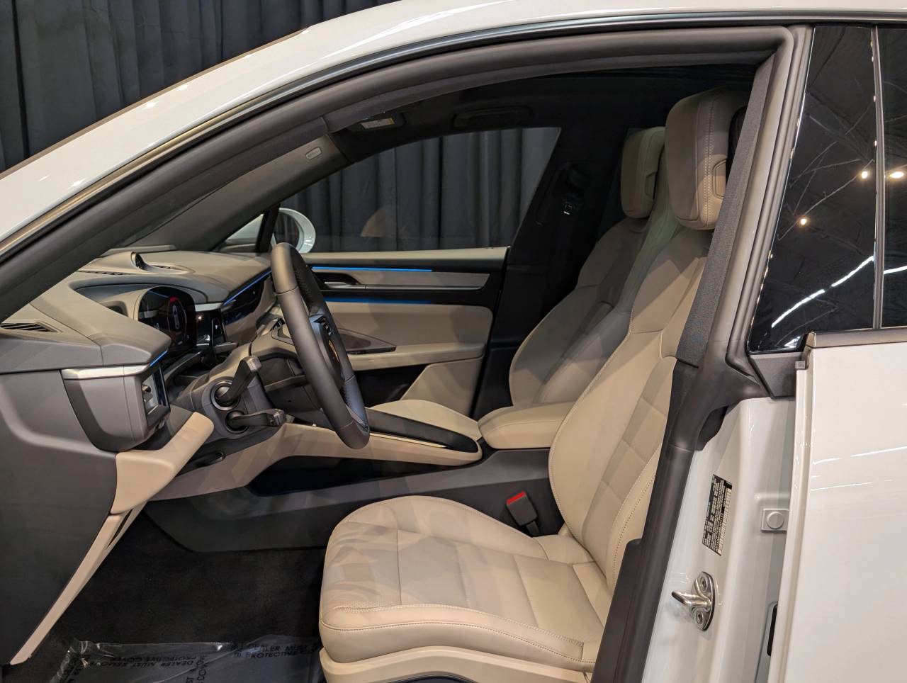 2025 Porsche Macan Electric
