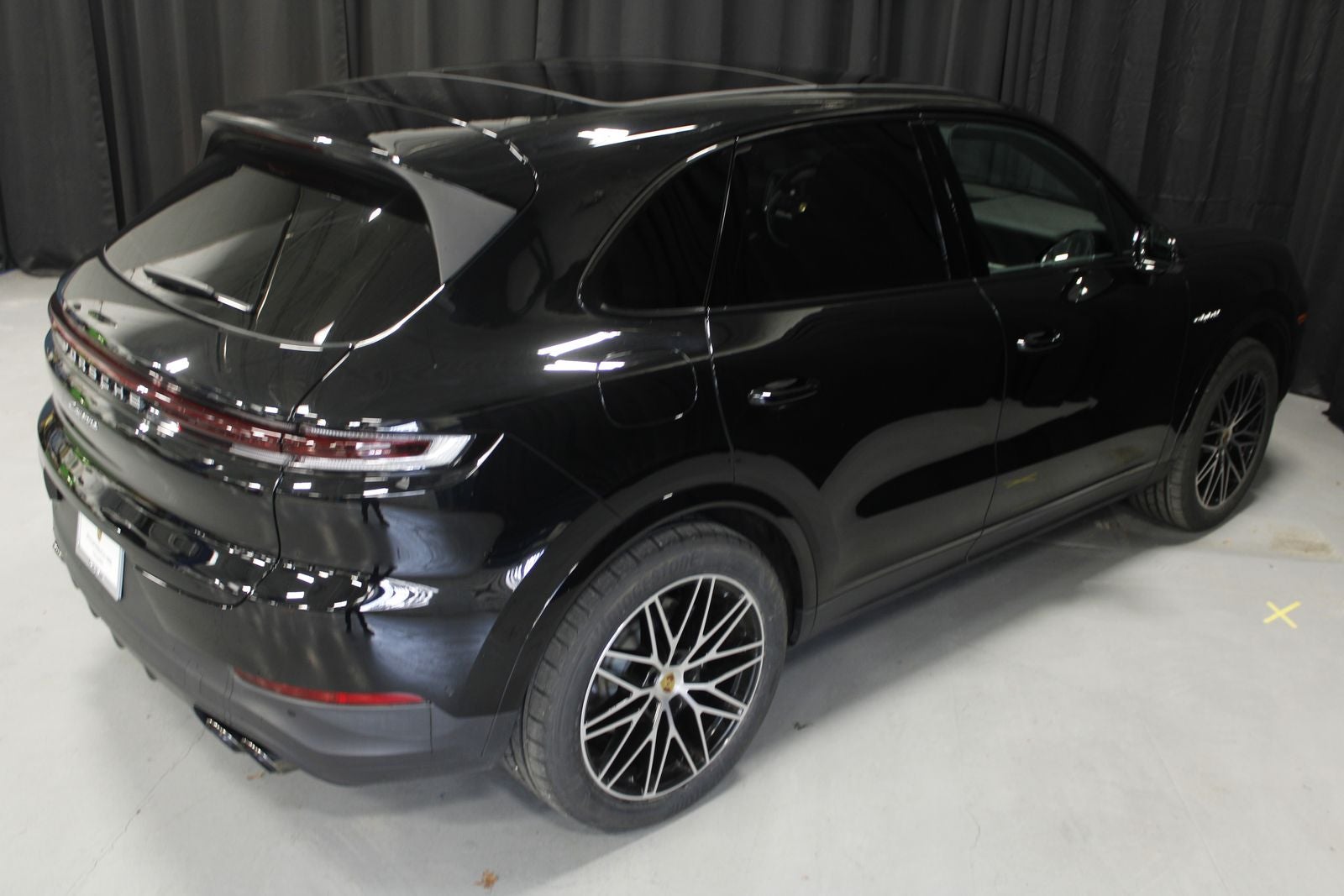 2024 Porsche Cayenne E-Hybrid Base