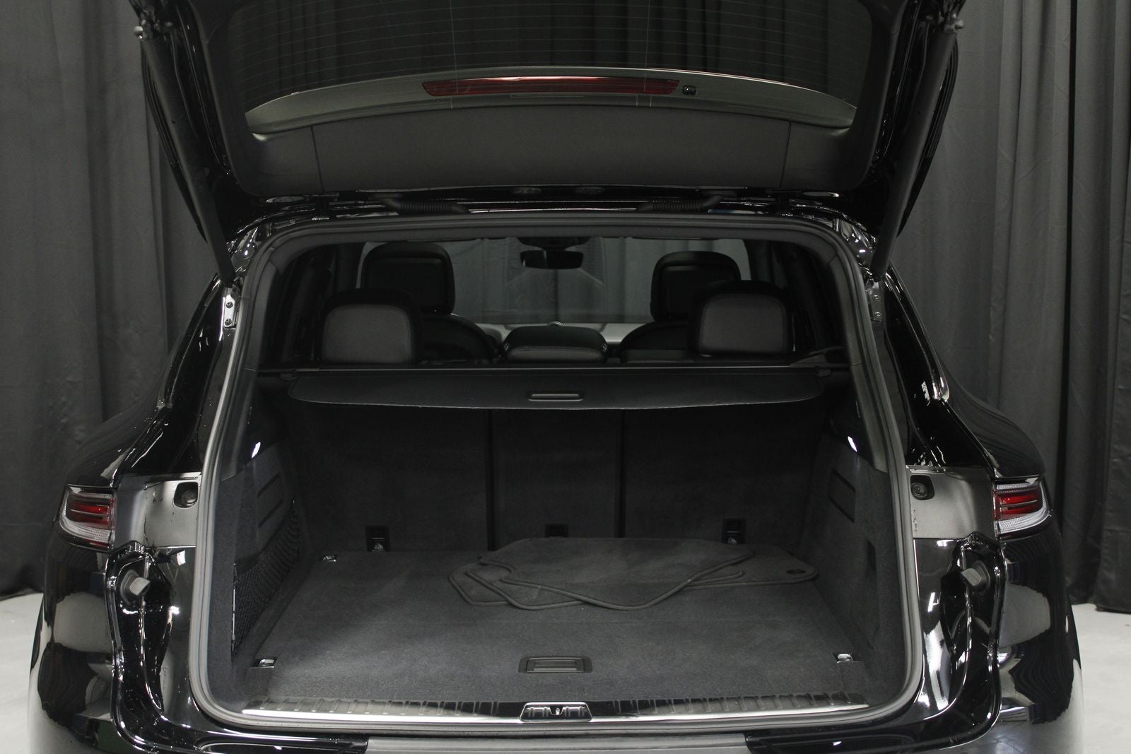 2024 Porsche Cayenne E-Hybrid Base