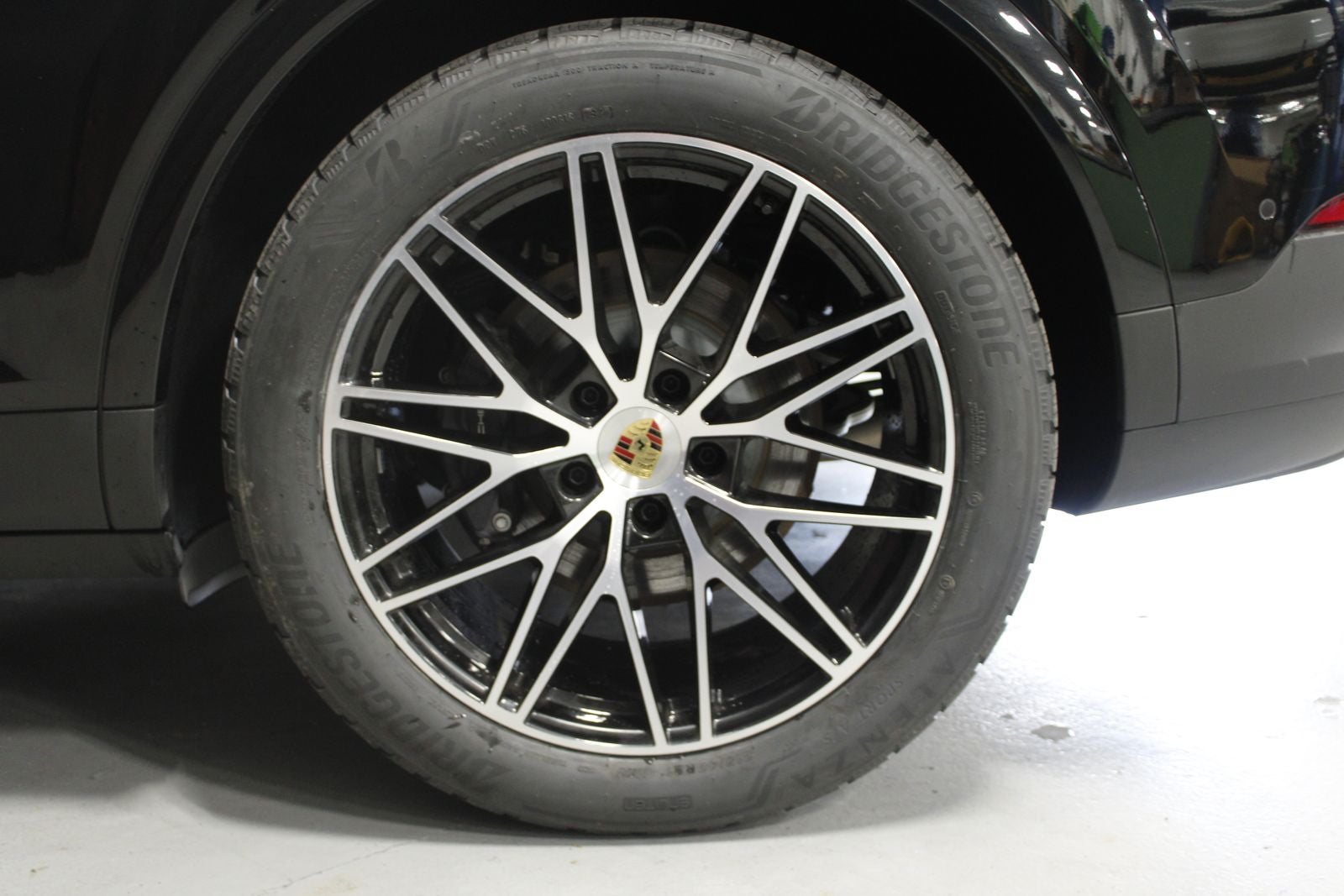 2024 Porsche Cayenne E-Hybrid Base