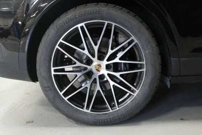 2024 Porsche Cayenne E-Hybrid Base