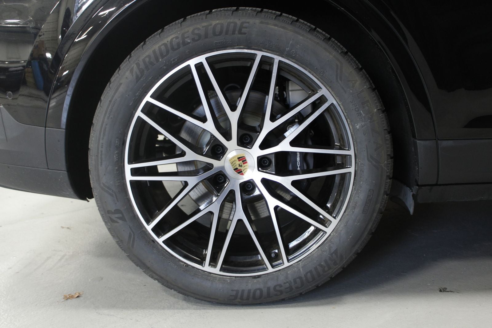 2024 Porsche Cayenne E-Hybrid Base