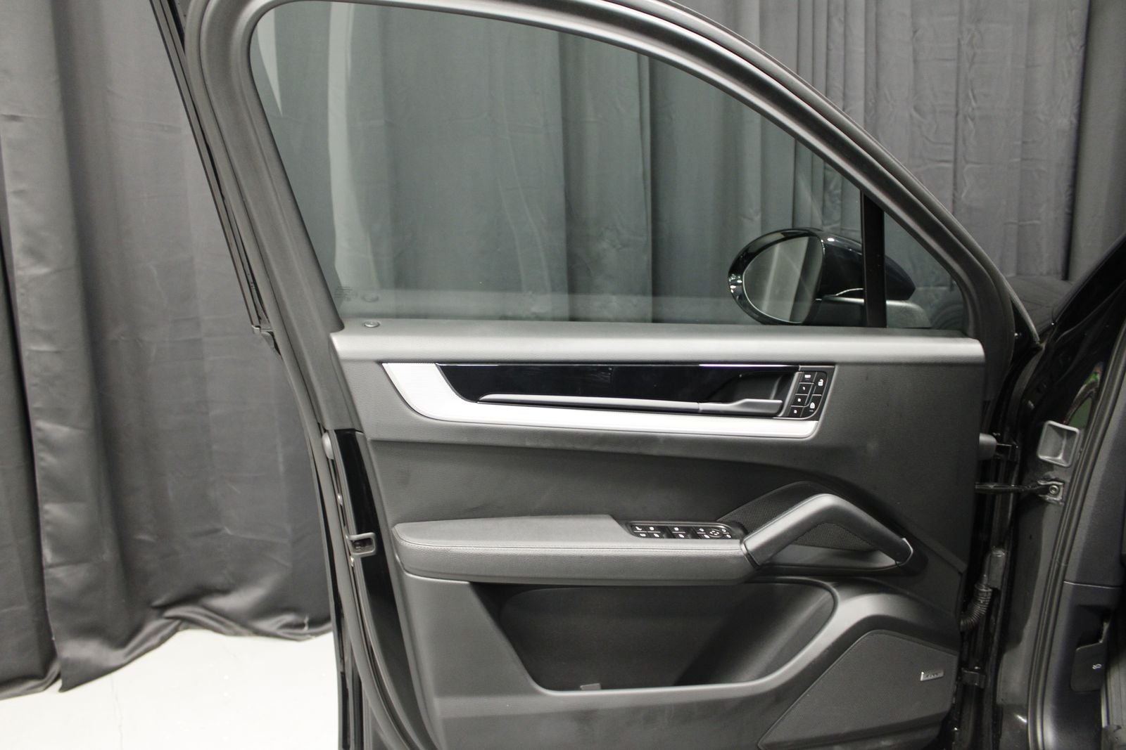 2024 Porsche Cayenne E-Hybrid Base