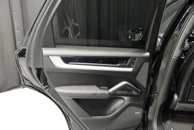 2024 Porsche Cayenne E-Hybrid Base