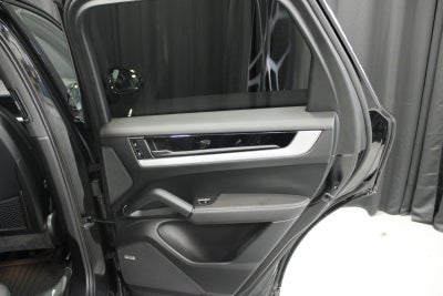 2024 Porsche Cayenne E-Hybrid Base