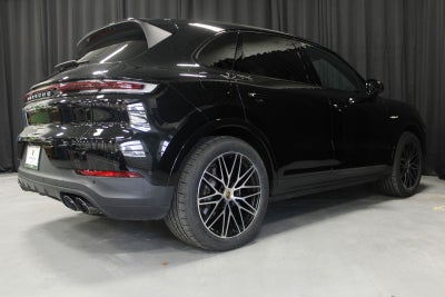 2024 Porsche Cayenne E-Hybrid Base