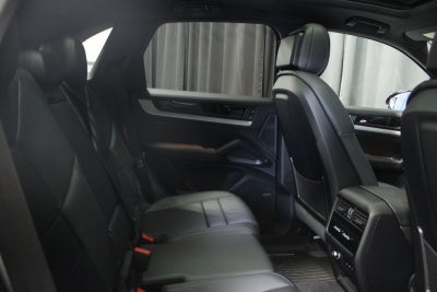 2024 Porsche Cayenne E-Hybrid Base