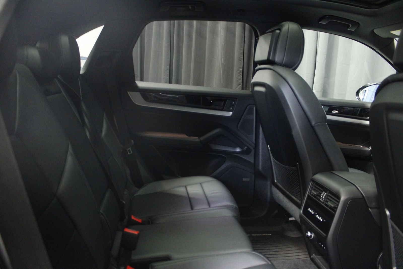 2024 Porsche Cayenne E-Hybrid Base