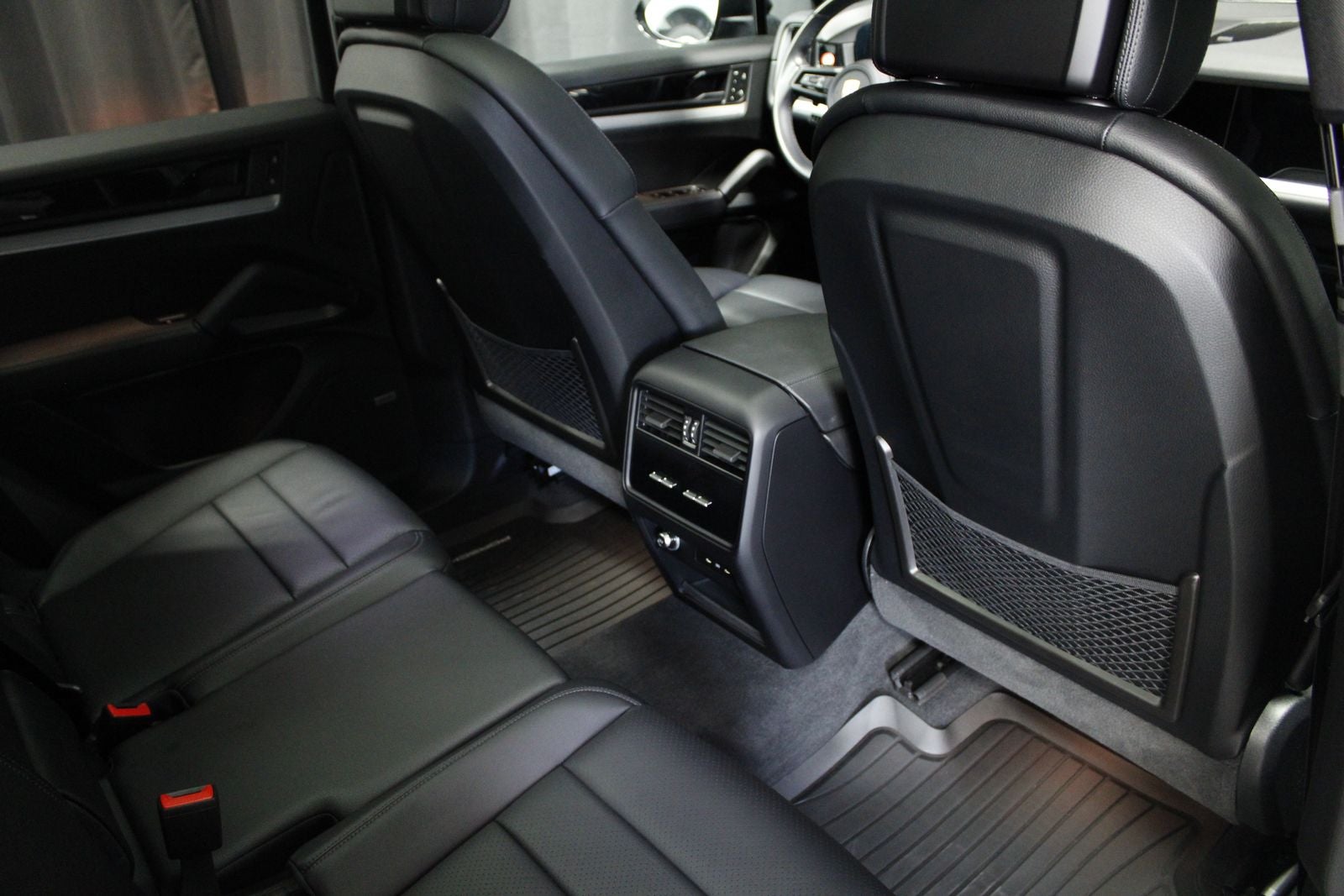 2024 Porsche Cayenne E-Hybrid Base