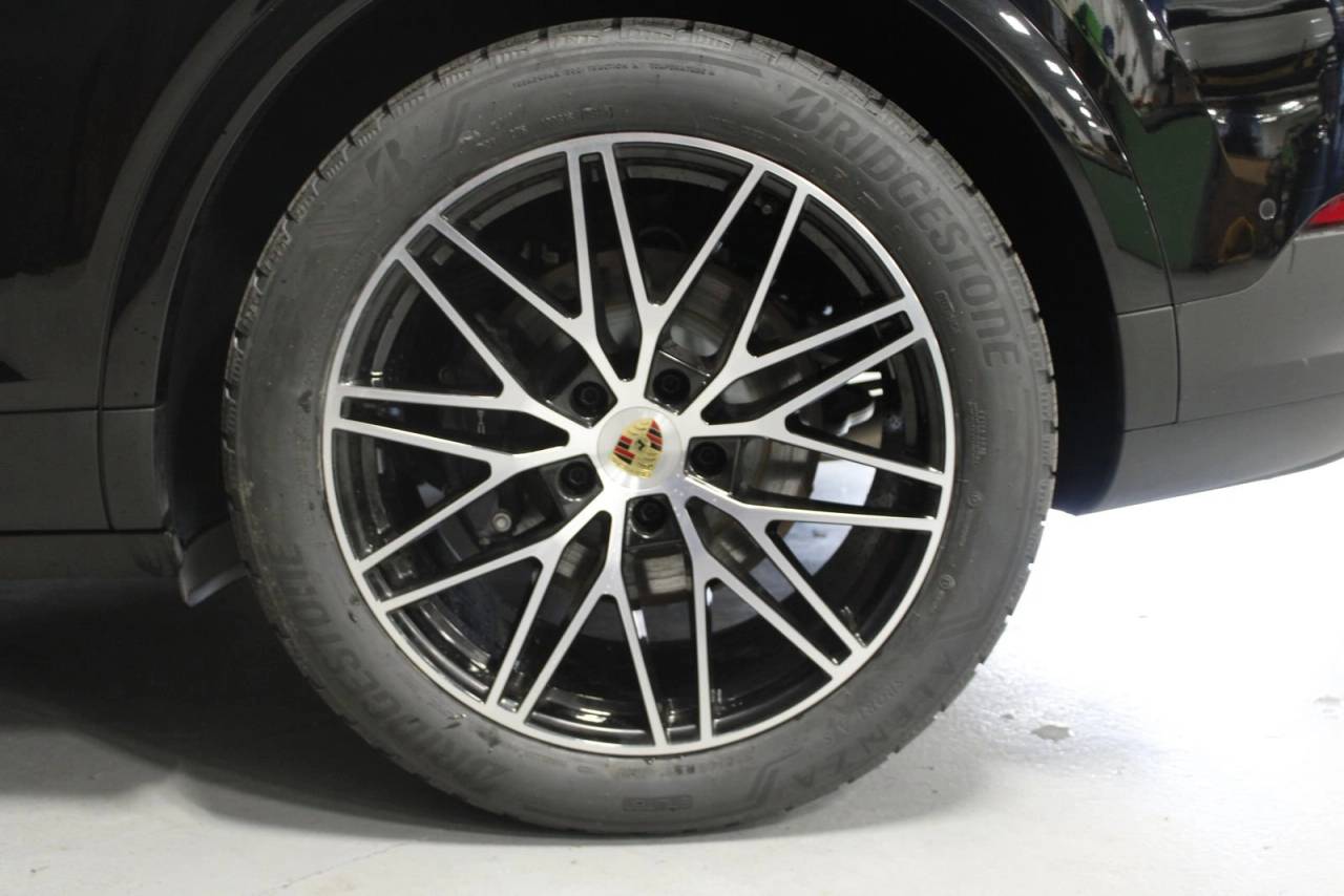 2024 Porsche Cayenne E-Hybrid