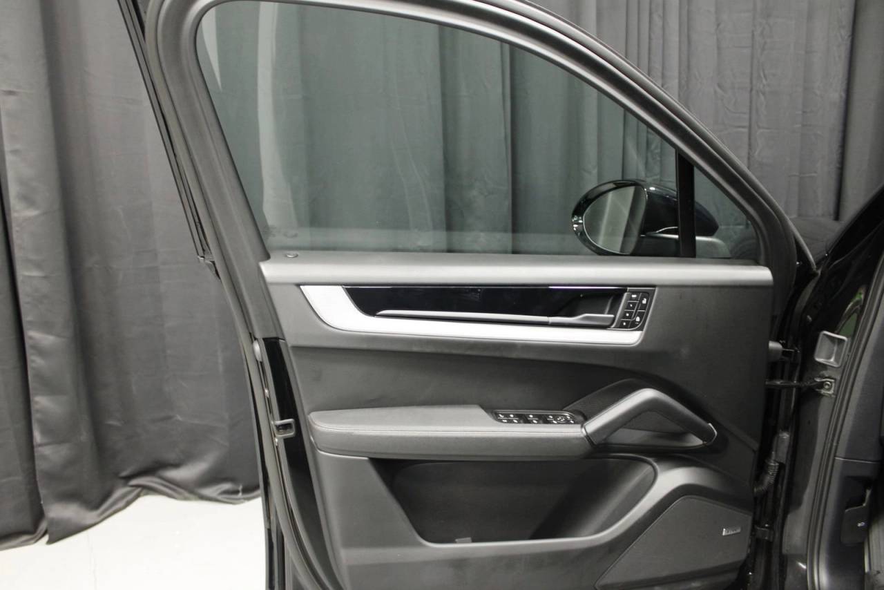 2024 Porsche Cayenne E-Hybrid