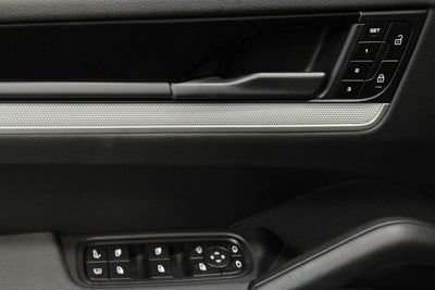 2024 Porsche Cayenne E-Hybrid