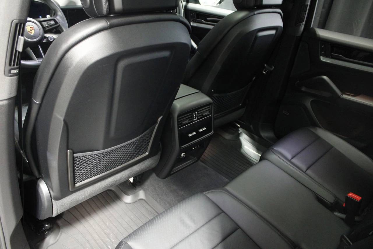 2024 Porsche Cayenne E-Hybrid