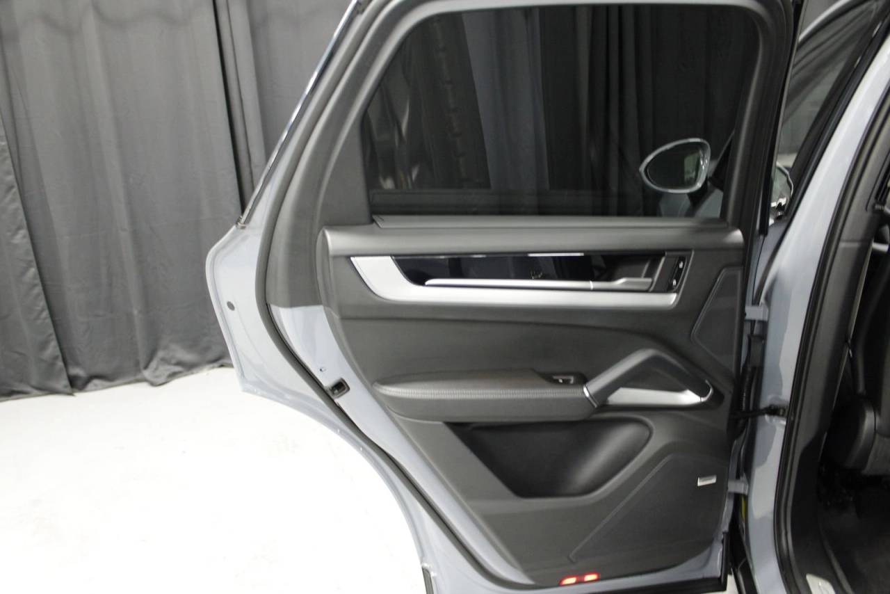 2026 Porsche Cayenne E-Hybrid