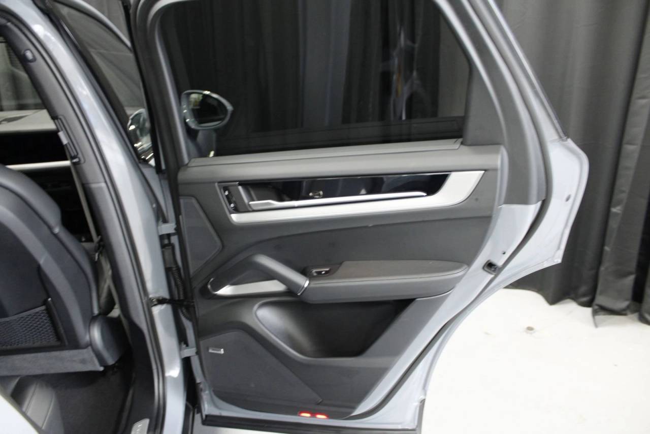 2026 Porsche Cayenne E-Hybrid