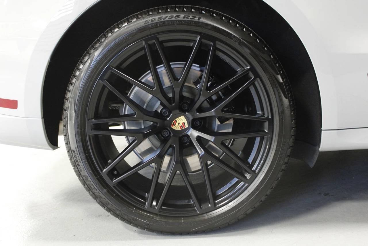 2024 Porsche Macan GTS