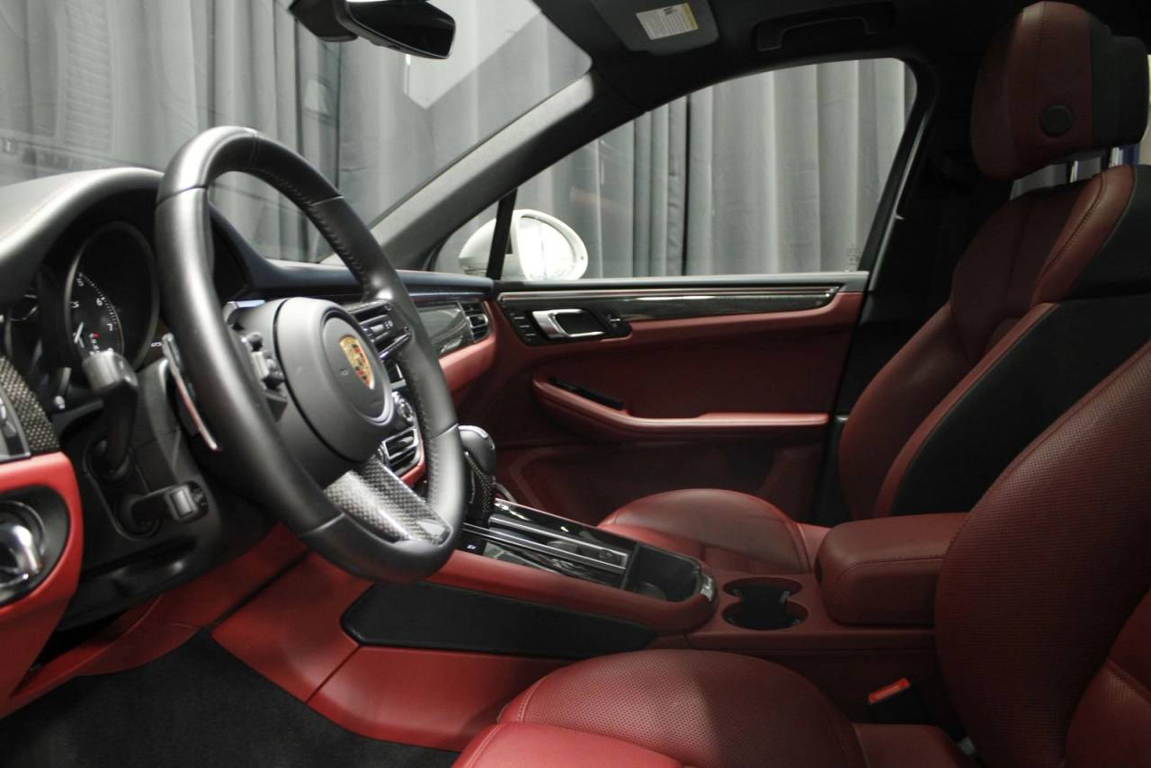 2024 Porsche Macan GTS