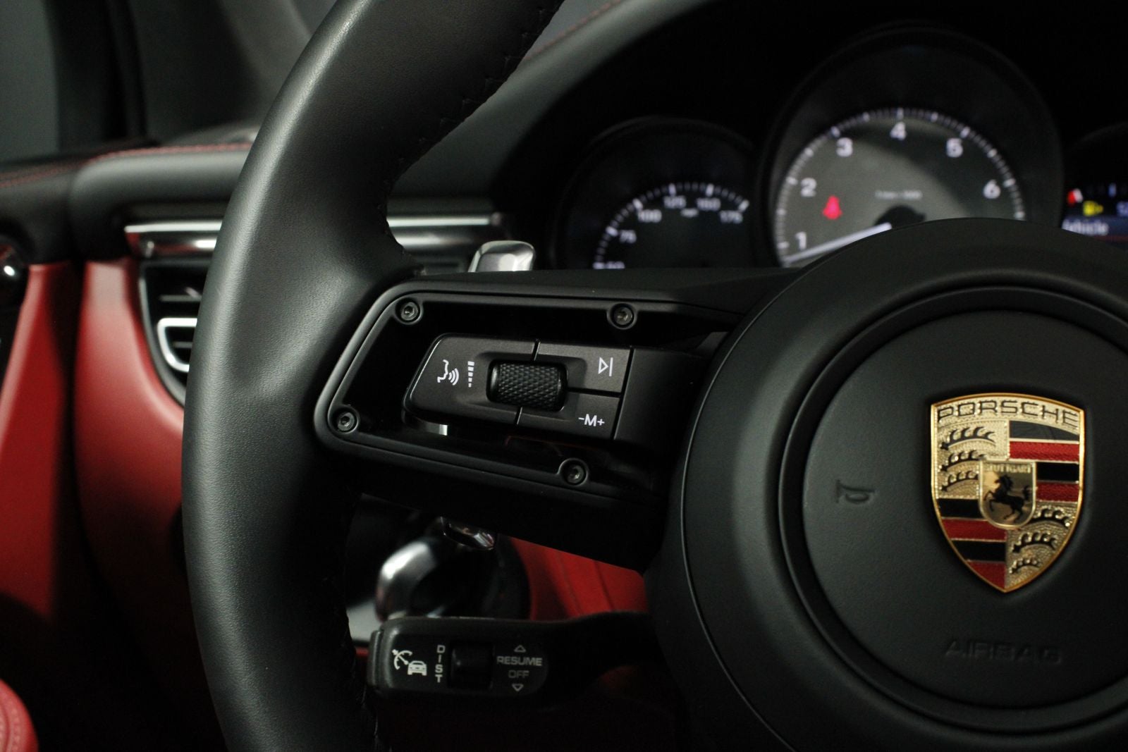 2025 Porsche Macan S