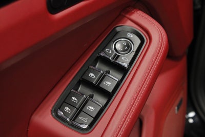 2025 Porsche Macan S