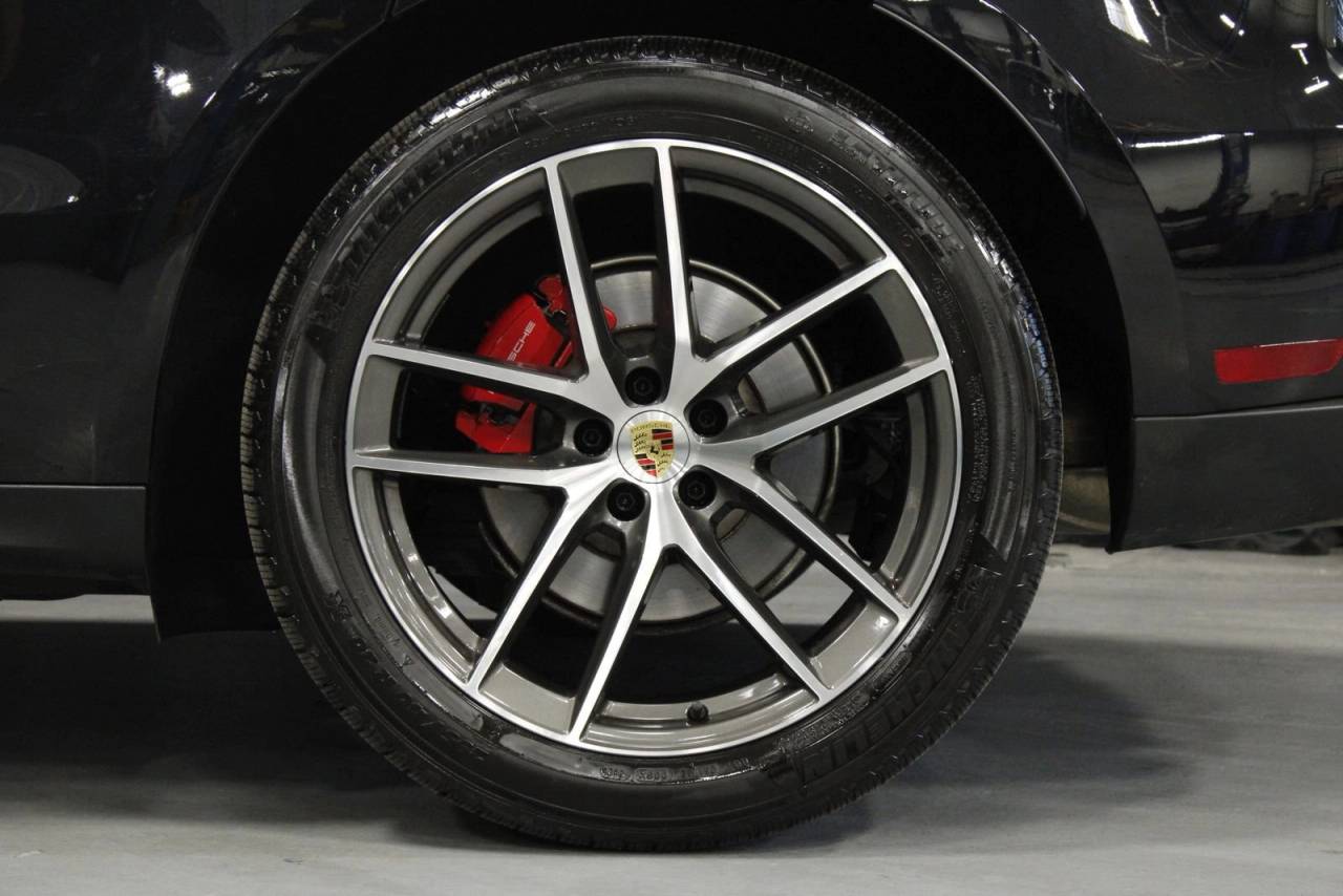2025 Porsche Macan S
