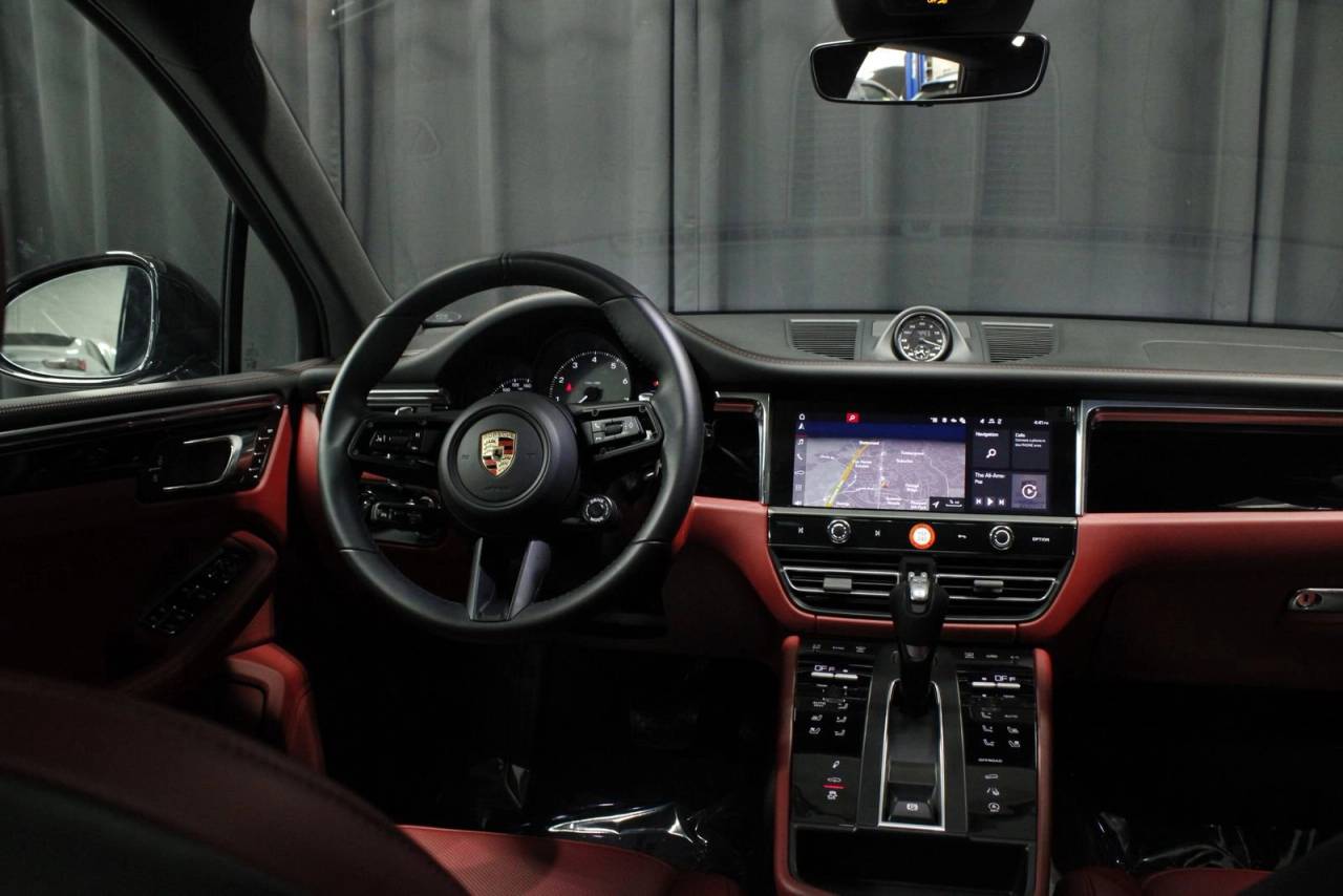 2025 Porsche Macan S