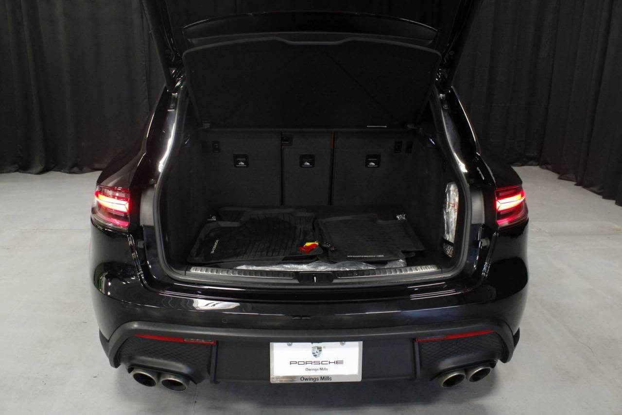 2025 Porsche Macan S