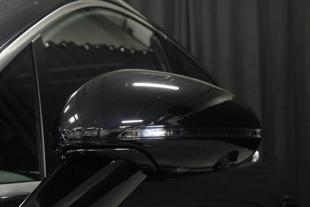 2025 Porsche Macan S