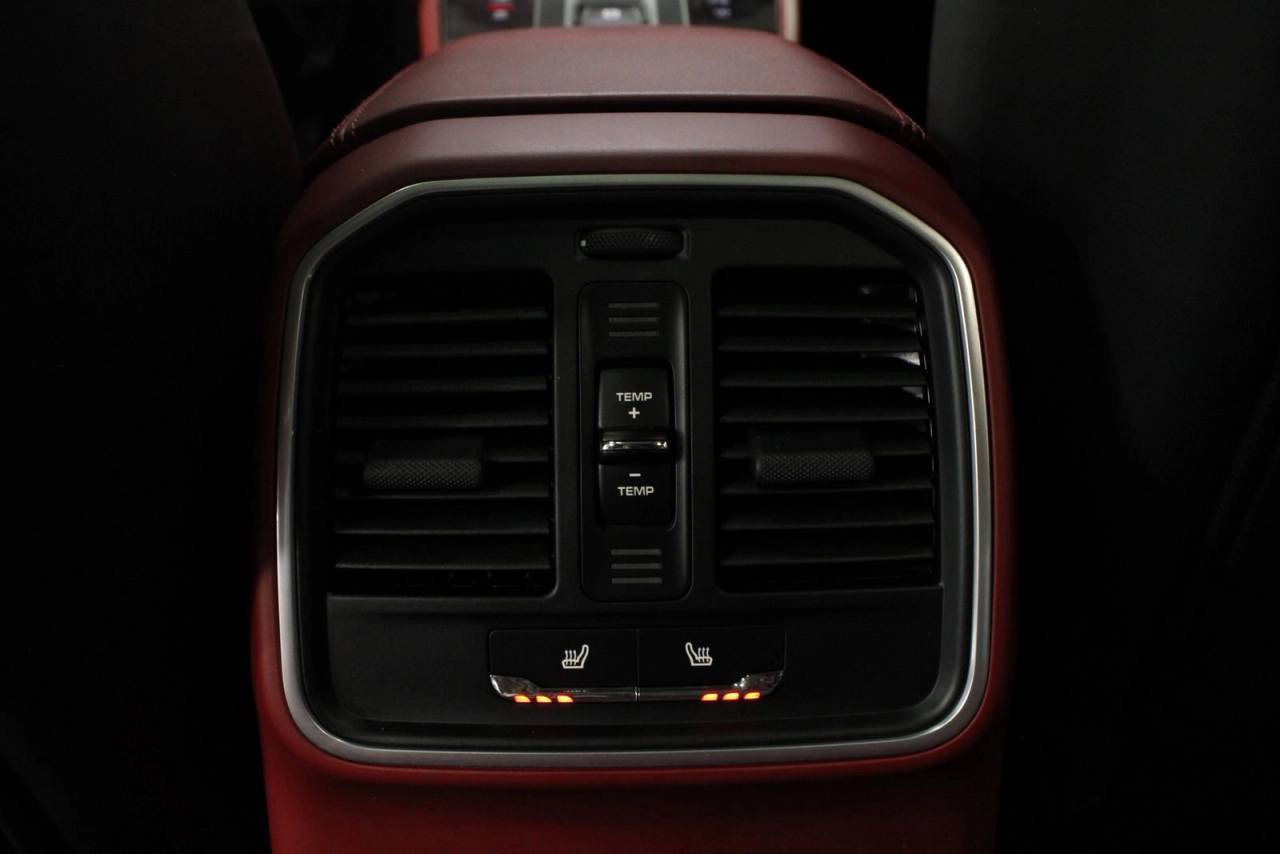 2025 Porsche Macan S