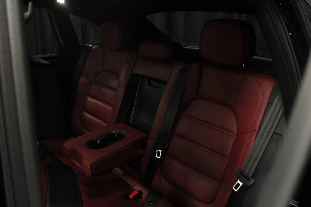 2025 Porsche Macan S