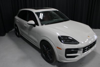 2025 Porsche Cayenne GTS