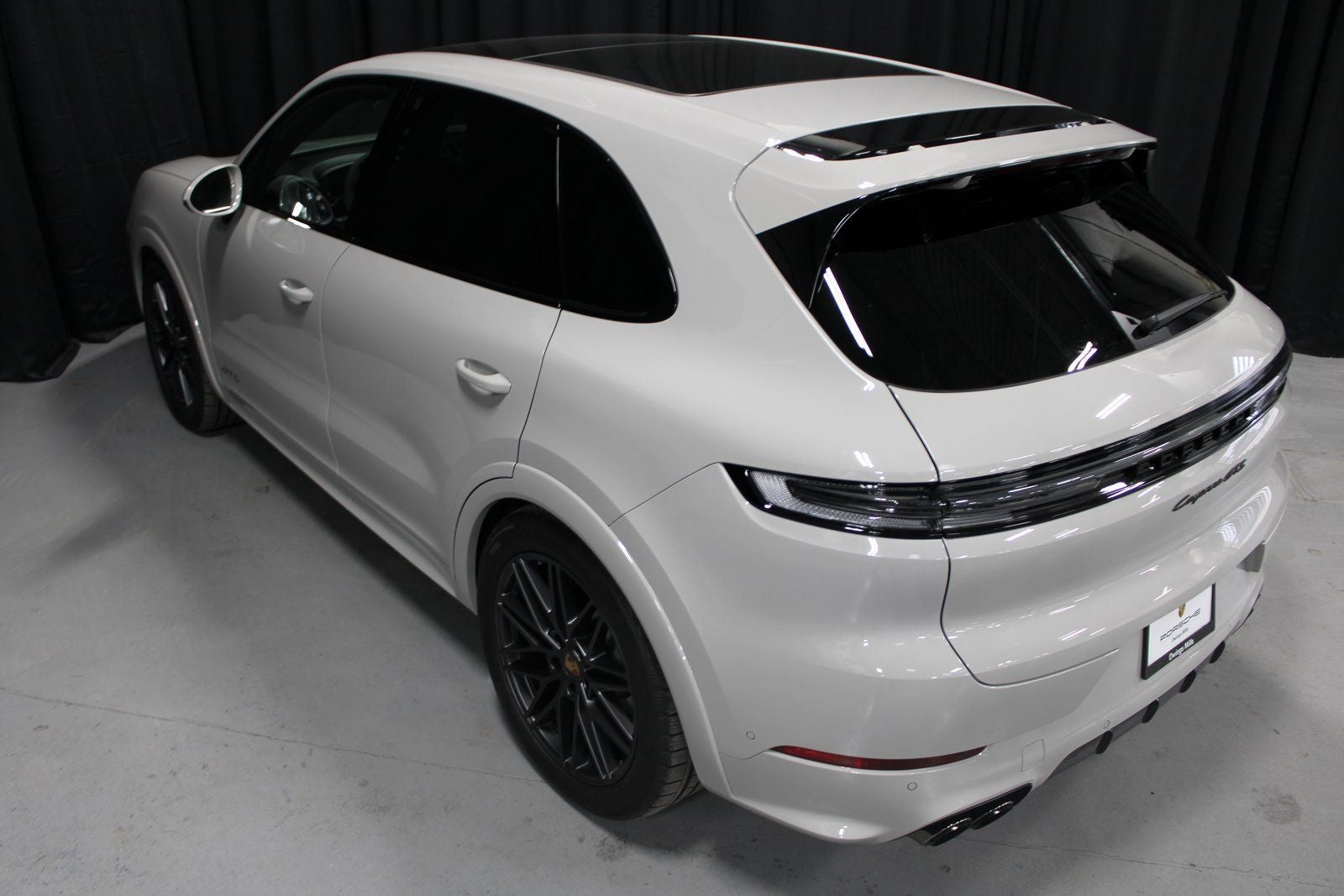 2025 Porsche Cayenne GTS