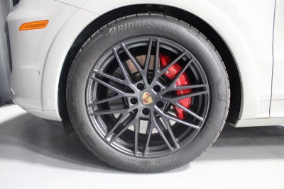 2025 Porsche Cayenne GTS