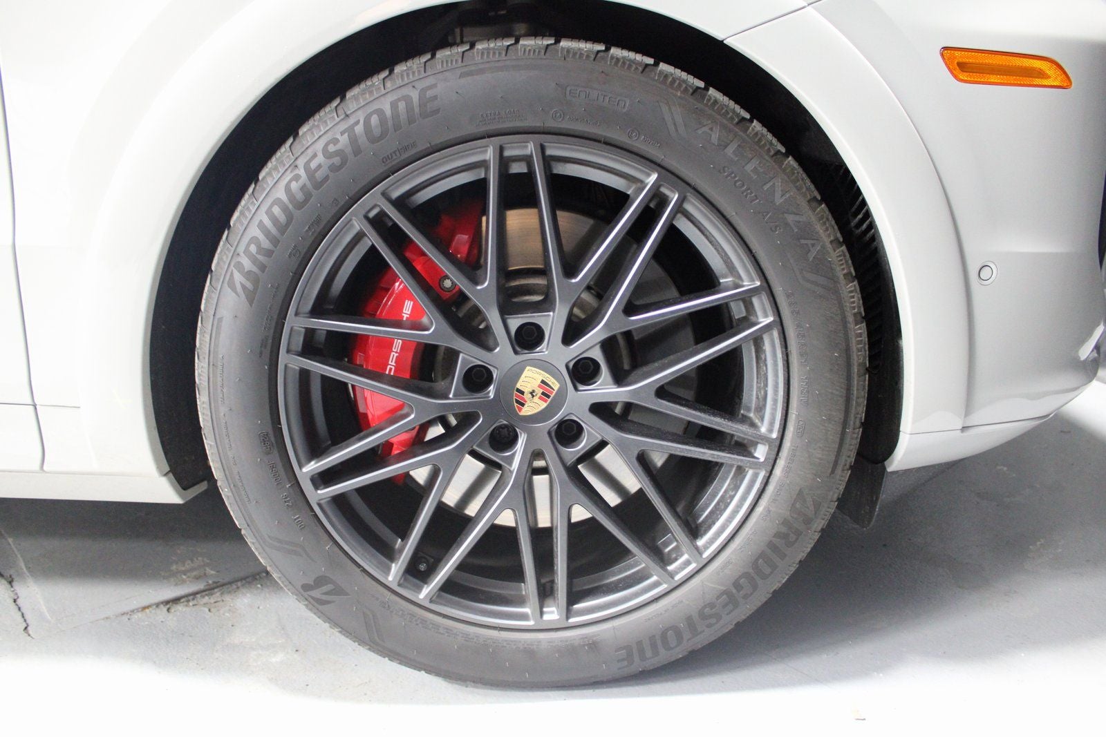 2025 Porsche Cayenne GTS