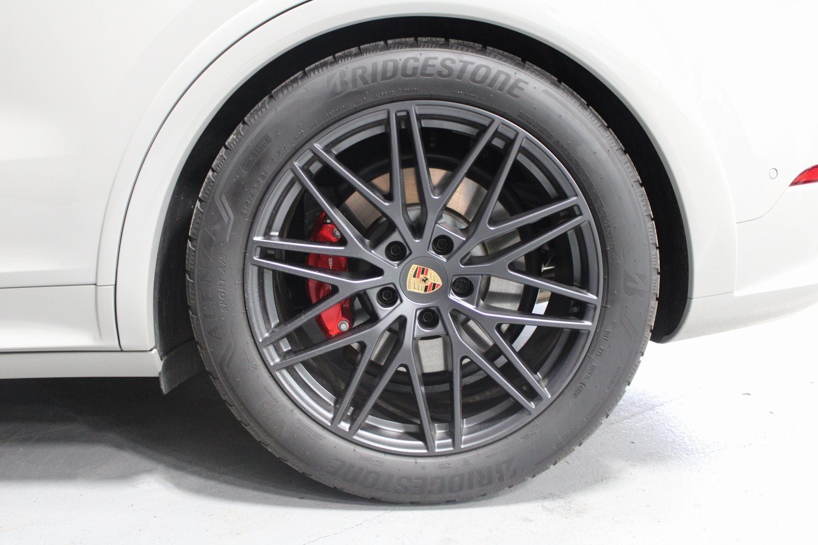 2025 Porsche Cayenne GTS