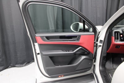 2025 Porsche Cayenne GTS