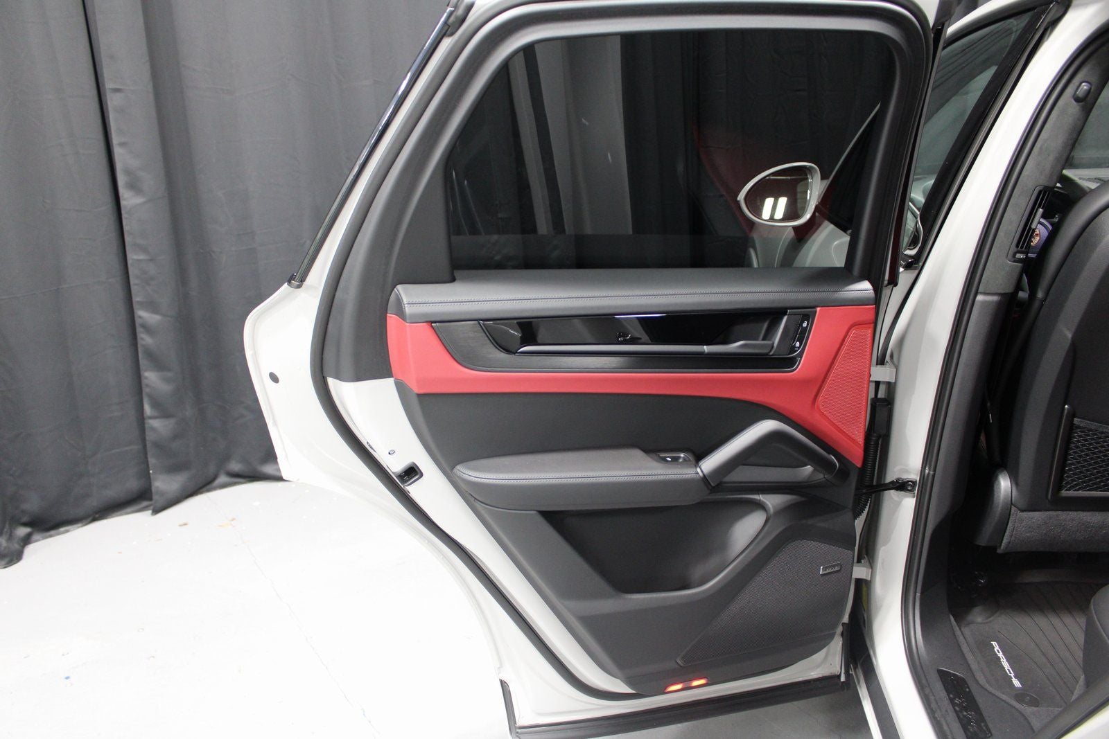 2025 Porsche Cayenne GTS