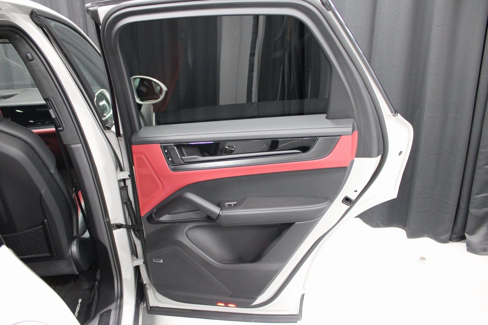 2025 Porsche Cayenne GTS