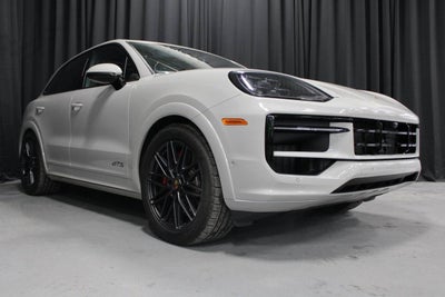 2025 Porsche Cayenne GTS