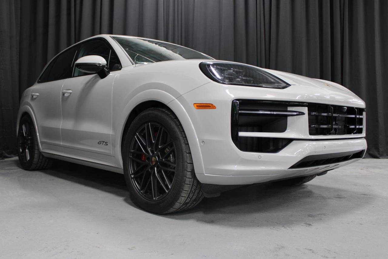 2025 Porsche Cayenne GTS