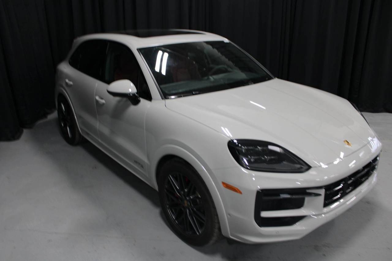2025 Porsche Cayenne GTS