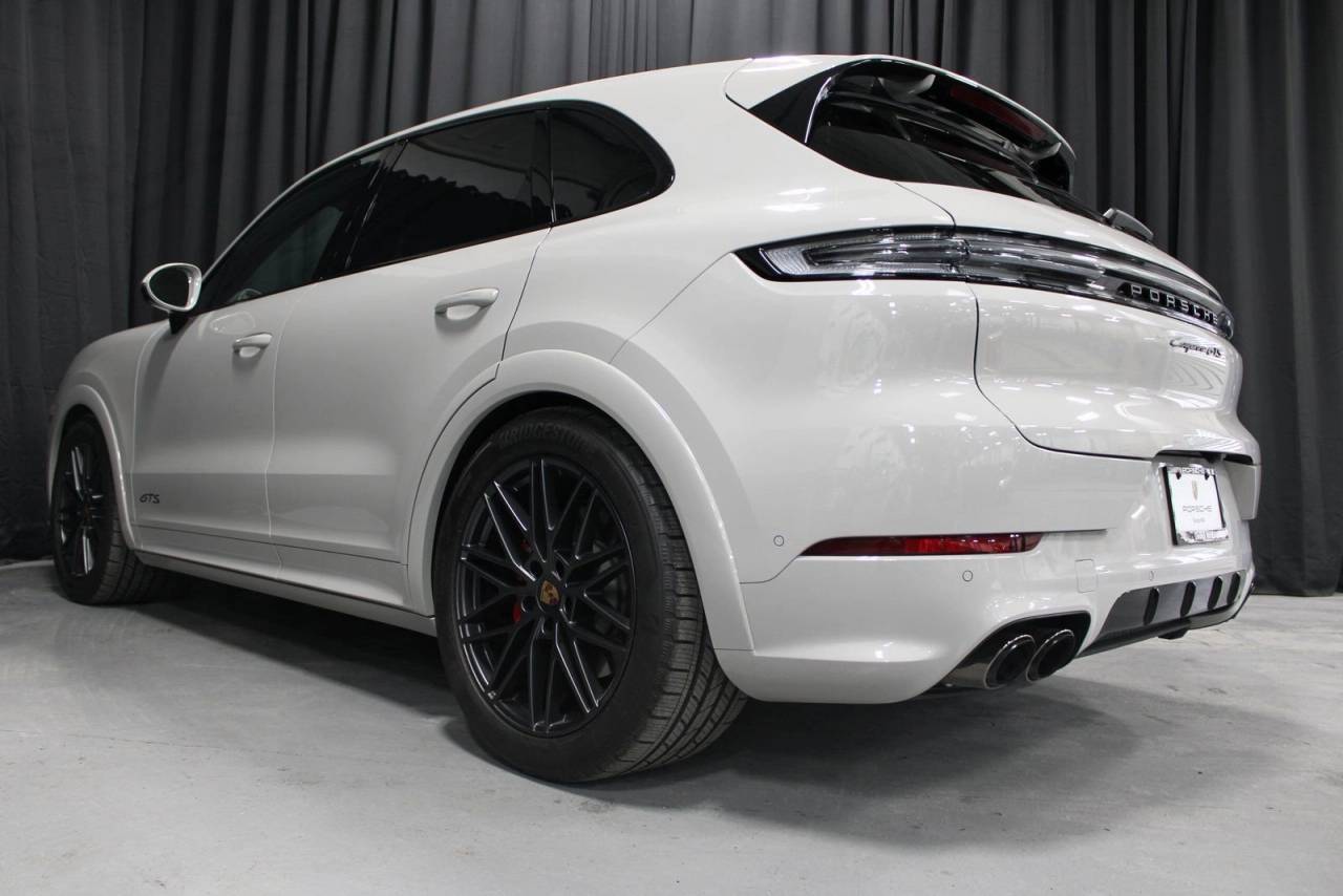 2025 Porsche Cayenne GTS