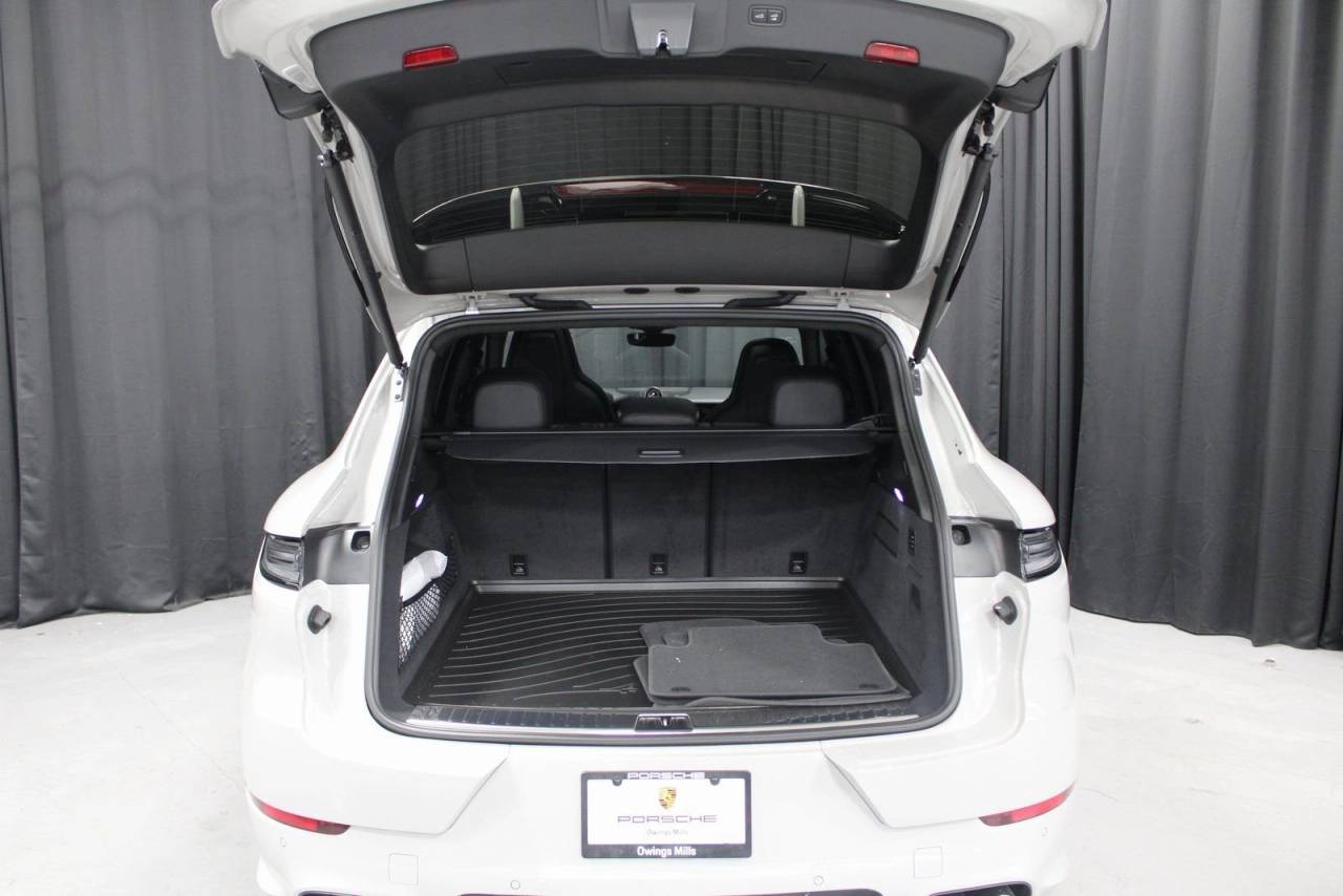 2025 Porsche Cayenne GTS