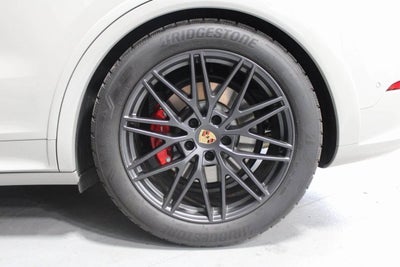 2025 Porsche Cayenne GTS